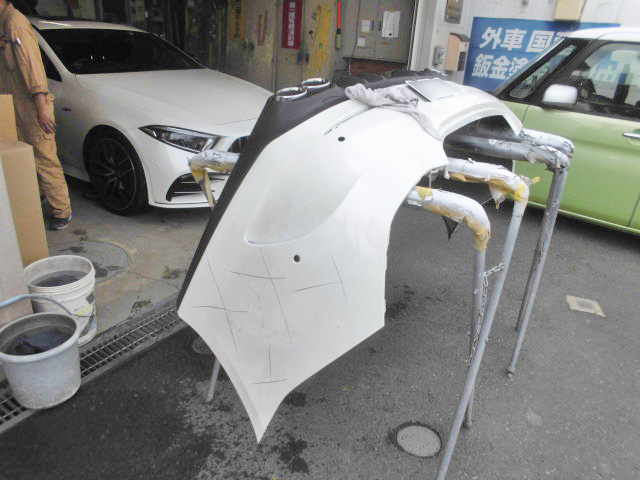 ベンツCLS63リアバンパー修理前