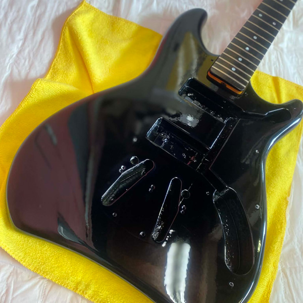 ベースギター塗装・完成