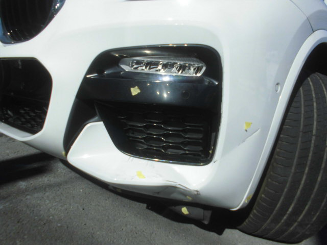 BMＷ・X3のフロントバンパー修理