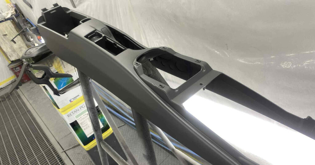 ポルシェ内装パネル修理