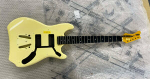 ベースギター塗装